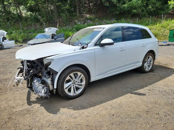 2021 AUDI Q7 quattro Premium Plus