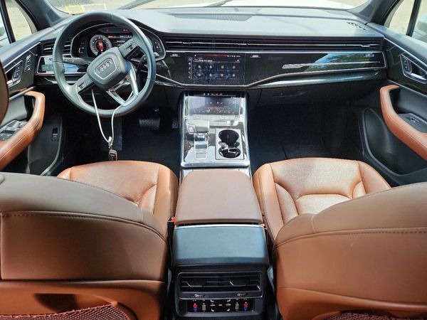 2021 AUDI Q7 quattro Premium Plus
