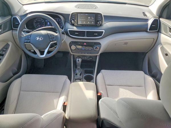 2021 HYUNDAI TUCSON SE
