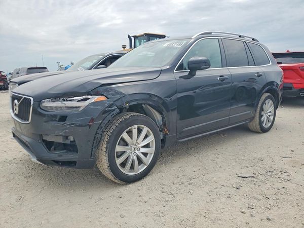 2017 VOLVO XC90 Momentum