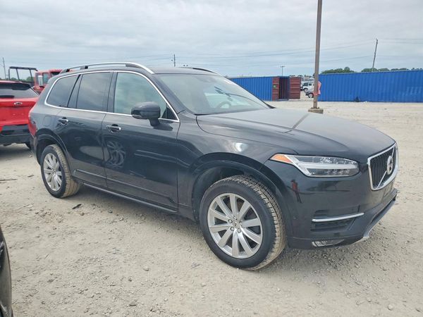 2017 VOLVO XC90 Momentum