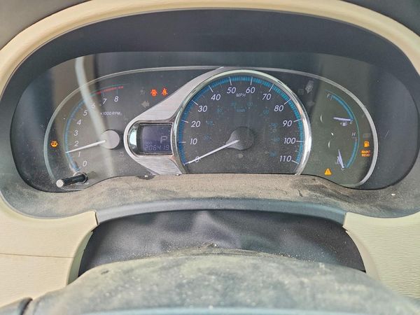 2012 TOYOTA SIENNA