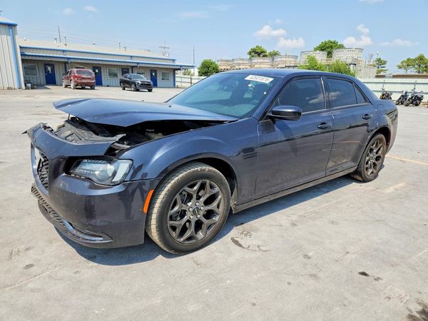 2018 CHRYSLER 300