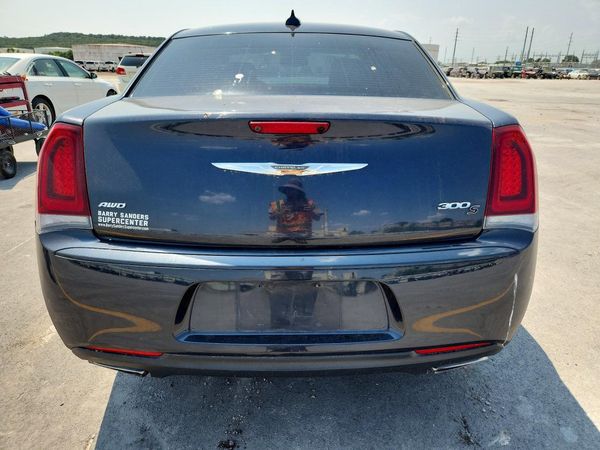 2018 CHRYSLER 300