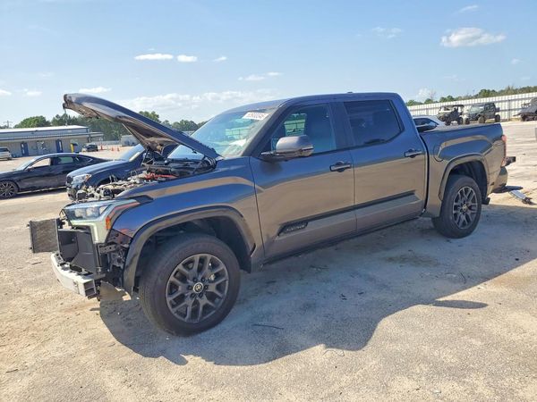 2024 TOYOTA TUNDRA