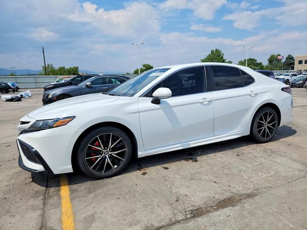 2022 TOYOTA CAMRY SE