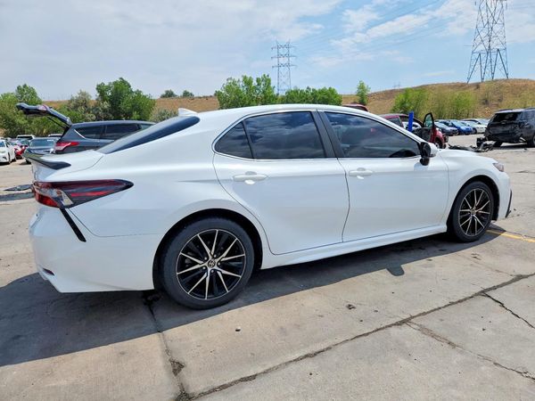 2022 TOYOTA CAMRY SE