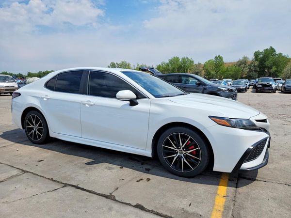 2022 TOYOTA CAMRY SE