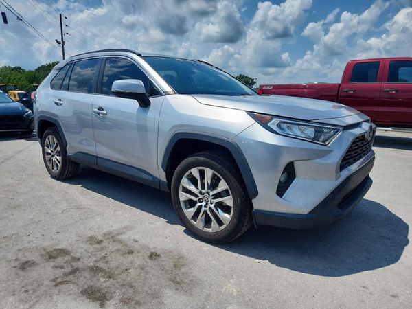 2021 TOYOTA RAV4 XLE Premium