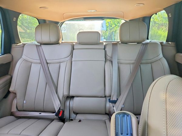 2026 LAND ROVER RANGE ROVER SE