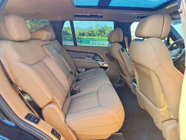 2026 LAND ROVER RANGE ROVER SE