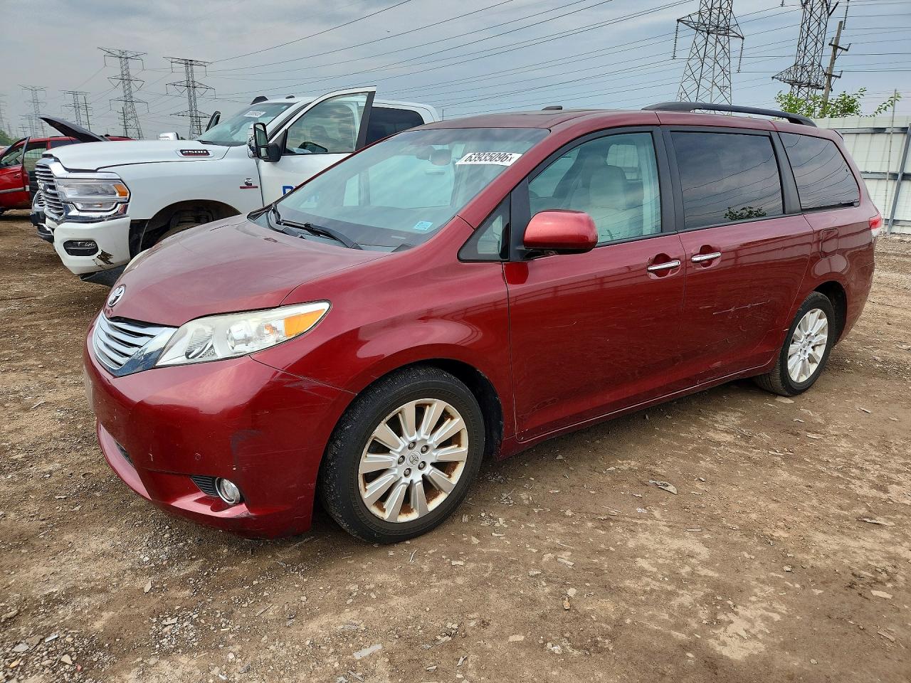 2012 TOYOTA SIENNA