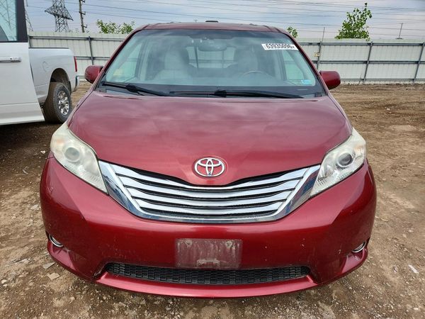 2012 TOYOTA SIENNA