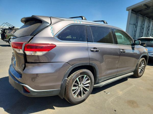 2019 TOYOTA HIGHLANDER SE/XLE