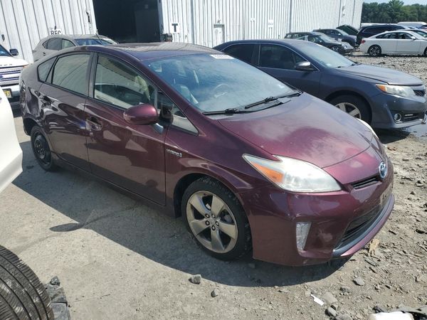 2013 TOYOTA PRIUS
