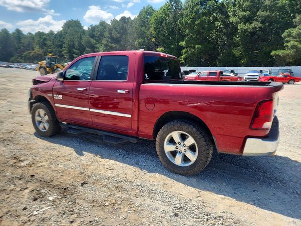 2015 RAM 1500 SLT