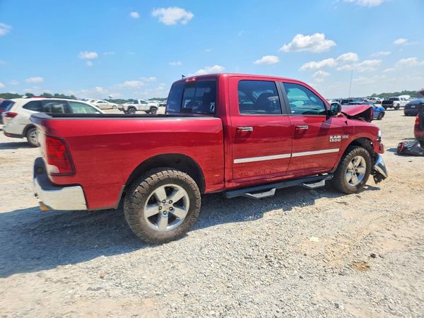 2015 RAM 1500 SLT