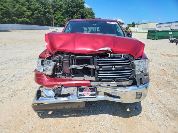 2015 RAM 1500 SLT