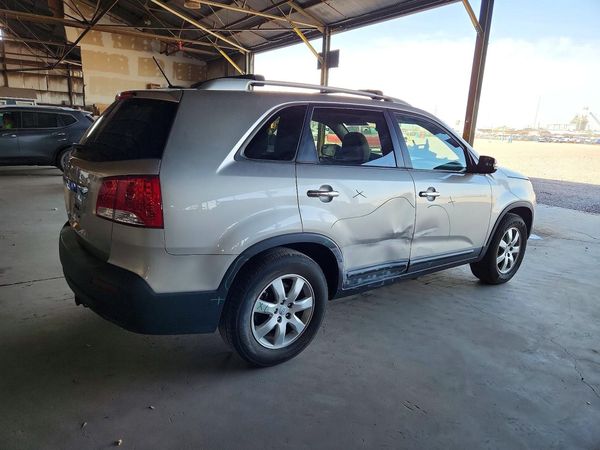 2013 KIA SORENTO Base / LX