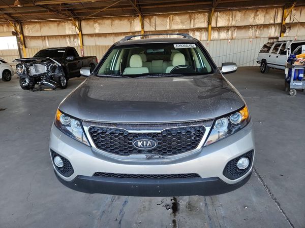 2013 KIA SORENTO Base / LX