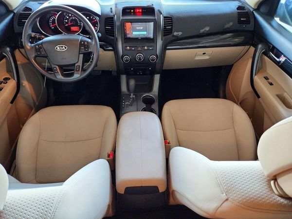 2013 KIA SORENTO Base / LX