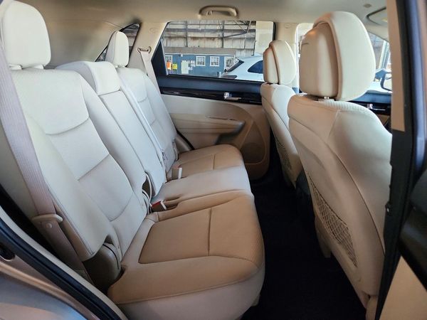 2013 KIA SORENTO Base / LX