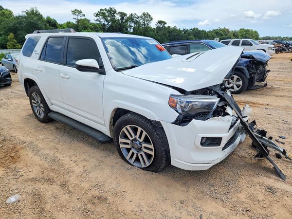 2022 TOYOTA 4RUNNER TRD Sport