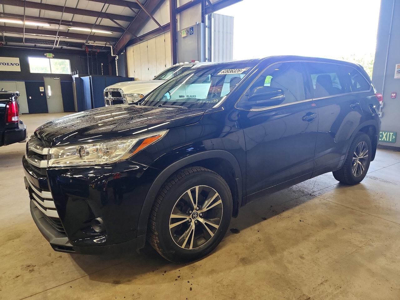 2018 TOYOTA HIGHLANDER LE/LE Plus