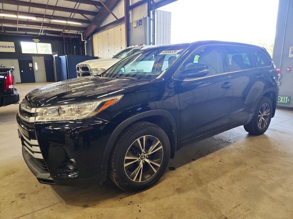 2018 TOYOTA HIGHLANDER LE/LE Plus