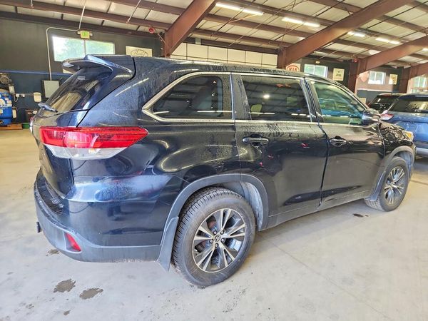 2018 TOYOTA HIGHLANDER LE/LE Plus