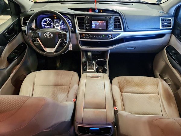 2018 TOYOTA HIGHLANDER LE/LE Plus