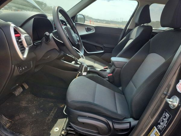 2024 KIA SOUL LX, S