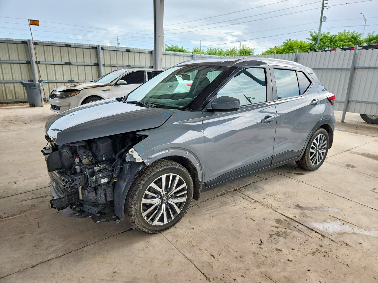 2021 NISSAN KICKS