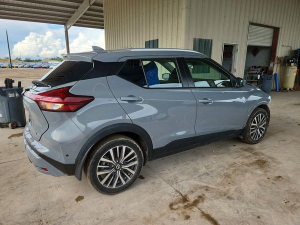2021 NISSAN KICKS