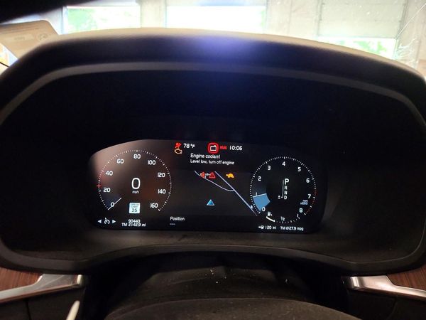 2021 VOLVO S60 Momentum