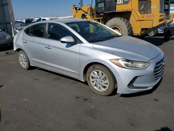 2017 HYUNDAI ELANTRA SE Base