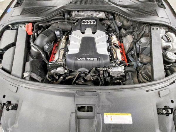 2013 AUDI A8 L — Engine bay