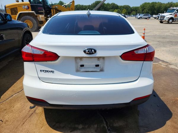 2016 KIA FORTE GL (Middle-Low Grade)