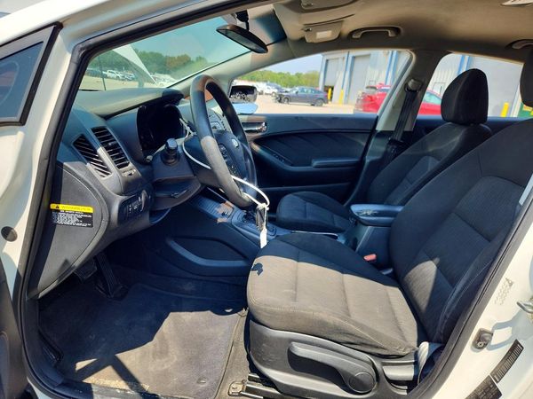 2016 KIA FORTE GL (Middle-Low Grade)