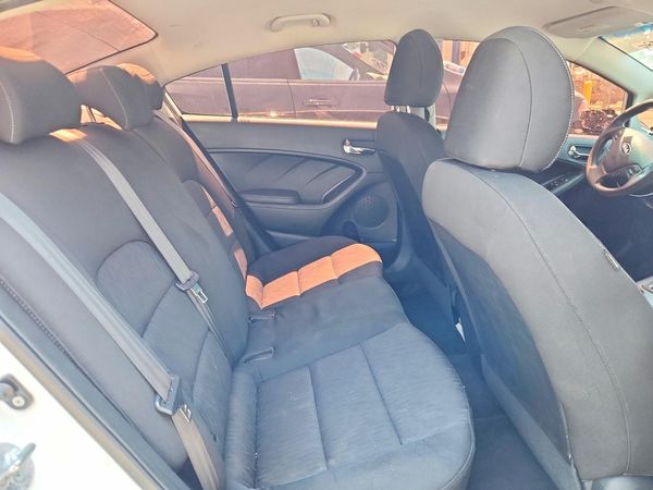 2016 KIA FORTE GL (Middle-Low Grade)