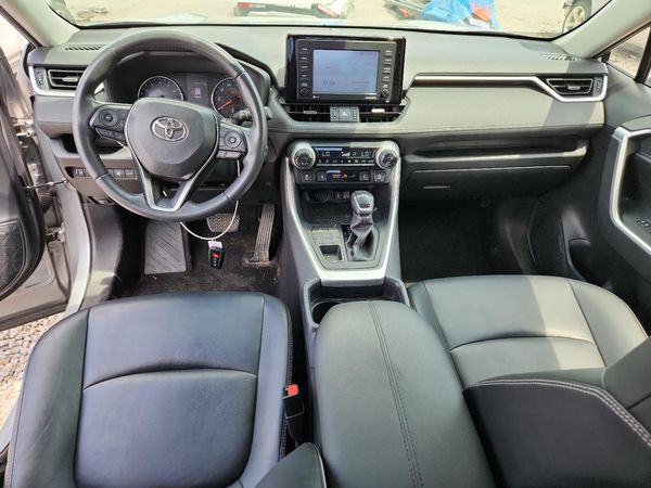 2020 TOYOTA RAV4 XLE Premium