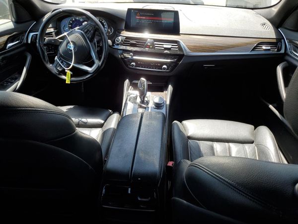 2019 BMW 530E