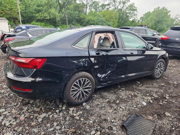 2021 VOLKSWAGEN JETTA S / SE / R-Line