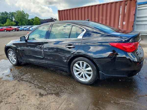 2015 INFINITI Q50
