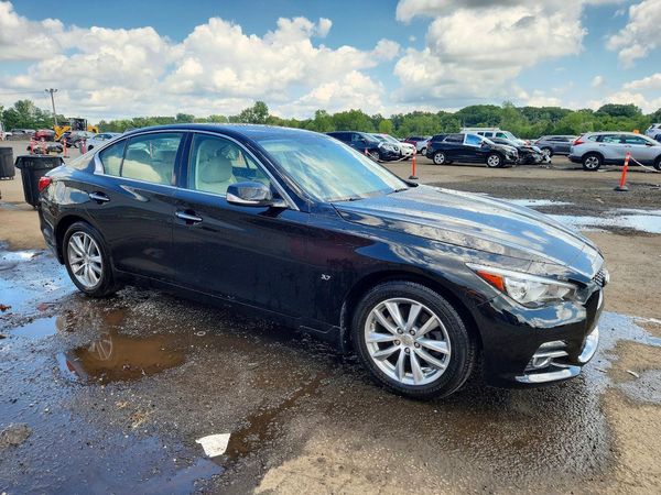 2015 INFINITI Q50