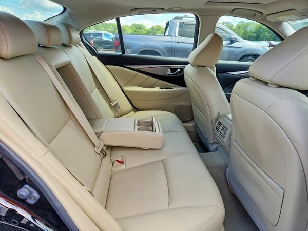 2015 INFINITI Q50