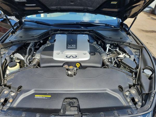 2015 INFINITI Q50
