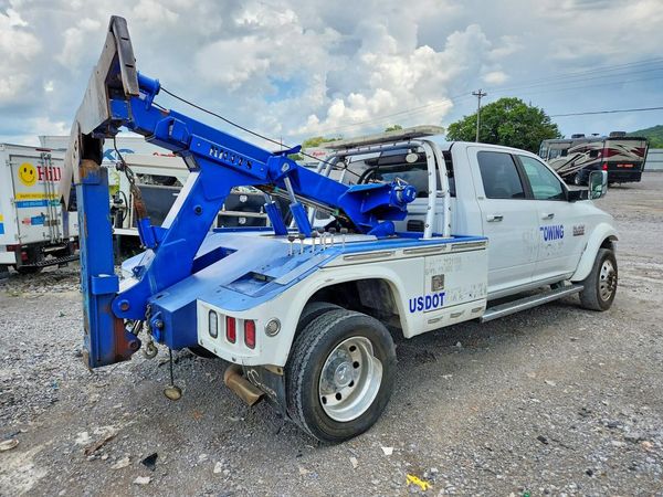 2015 RAM 5500 CREW CAB CHASSIS