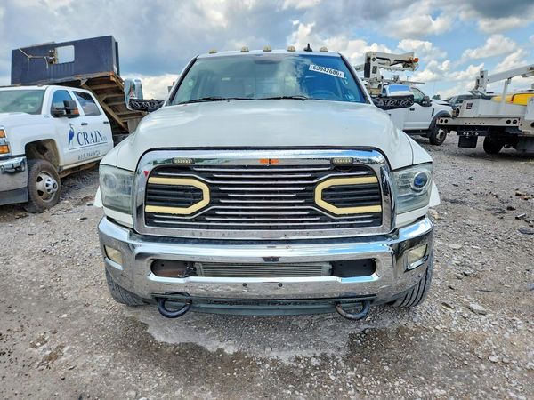 2015 RAM 5500 CREW CAB CHASSIS