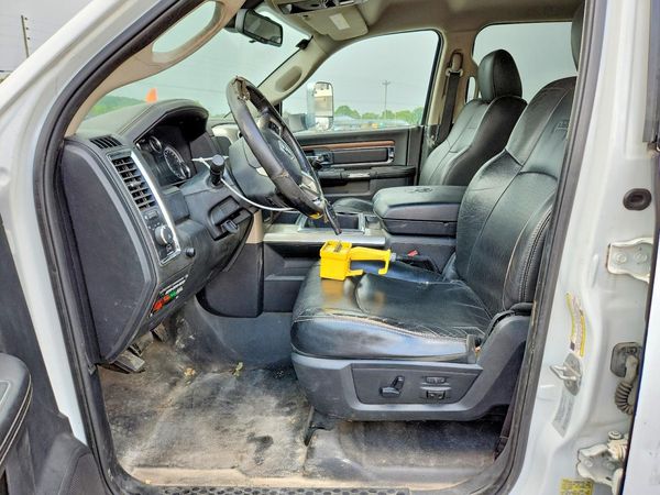 2015 RAM 5500 CREW CAB CHASSIS